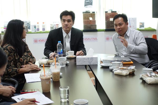 สมภาษณ-อ-เนน_181214_0021.jpg