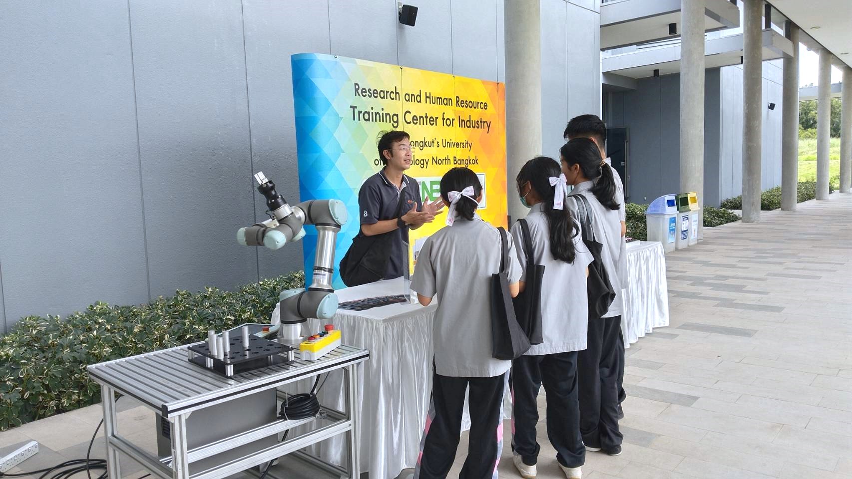 9B645A1761A76D40ABA33CB88ED262564EBC52D7.jpg